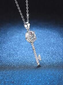 BLOVEMEE 1 件优雅奢华 925 银 1 克拉莫桑石钥匙吊坠项链，适合女性日常佩戴、派对、度假、情人节、母亲节、结婚纪念日、女士珠宝礼物