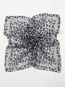1pc Women's Spring Fashion Leopard Print Chiffon 65*65 Bandana, Stylish & Minimalist, Casual Versatile Headscarf, Suitable For Daily Outfit, All Seasons
