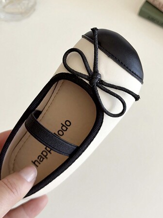 Tibanyu 1 双女童平底玛丽珍鞋，低帮休闲时尚平底鞋，舒适低帮钩环设计，室内户外轻便平底鞋，适合春秋季活动、活动和派对