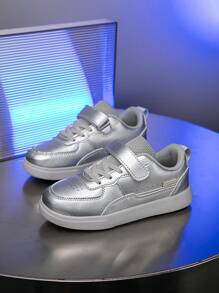 1 双儿童运动鞋透气弹力缓冲减震速干轻便防滑耐磨混合 PU 皮革鞋面休闲街头跑步鞋适合男孩和女孩 - 銀色 - 查看 3