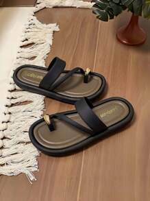 Women's Flat Sandals, New Fashionable Simple Design Ladies Sandals, Super Lightweight Comfortable Casual Holiday Travel Sandals, Personalized Soft Bottom Non-Slip Thong Plastic Slippers, Indoor Outdoor Lightweight Silent Plastic Slides, Ladies Slippers - Black - View 3