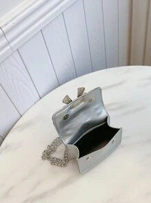 新款秋冬时尚迷你方包，蝴蝶结金属装饰，翻盖设计，双金属链条，小巧轻便，简约百搭。适合女性日常休闲使用，也适合学生，可用作零钱包或时尚蝴蝶结手提包，女士必备单品。 - 銀色 - 查看 6