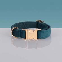 Fluwelen metalen legering sluiting voor hondenhalsband, verstelbare maat, geschikt voor grote/middelgrote/kleine honden, zacht en comfortabel fluweel, zinklegering sluiting, verguld, steviger dan plastic sluiting, eenvoudig vast te maken en snel los te maken (kleur kan enigszins variëren vanwege verschillen in de stofbatch)