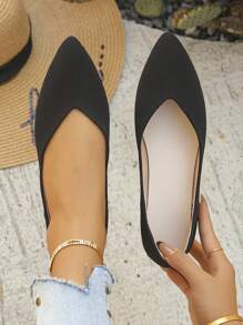 Plus Size Women's Fashion Simple Black Point Toe Low Heel Slip-On Flats, Suitable For Daily Wear, Work, Driving, Commuting, Lightweight & Comfortable