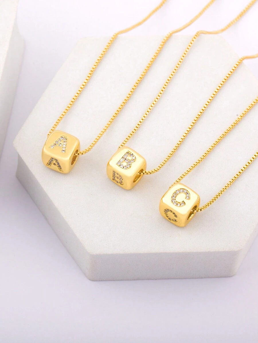 1件18K镀金铜方形26字母立方氧化锆吊坠项链，奢华珠宝，女士礼物，情人节礼物 - 金色 - 查看 1