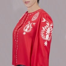Camisa informal roja de viscosa bordada para mujer, con mangas largas abullonadas y cuello redondo. - Rojo - Ver 2