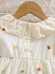 1 件年轻女孩刺绣花卉蕾丝领无袖休闲宽松优雅连衣裙，夏季度假太阳裙 - 杏色 - 查看 5