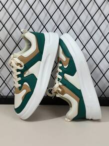 Zapatillas casuales de inspiración dopamínica en color verde salvia para mujer, diseño minimalista, con cordones, puntera redonda y tacón bajo cómodo. Versátiles para uso al aire libre, vestimenta casual, fiestas y días festivos