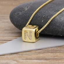 1件18K镀金铜方形26字母立方氧化锆吊坠项链，奢华珠宝，女士礼物，情人节礼物 - 金色 - 查看 31