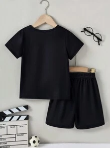 男童足球印花短袖T恤+休闲印花短裤套装，适合春夏季 - 黑色 - 查看 2