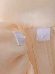 香槟色短袖手工串珠蝴蝶结女童圣诞派对优雅礼服，公主裙，适合女孩生日派对、舞会、毕业典礼、婚礼伴娘、节日庆典等场合。