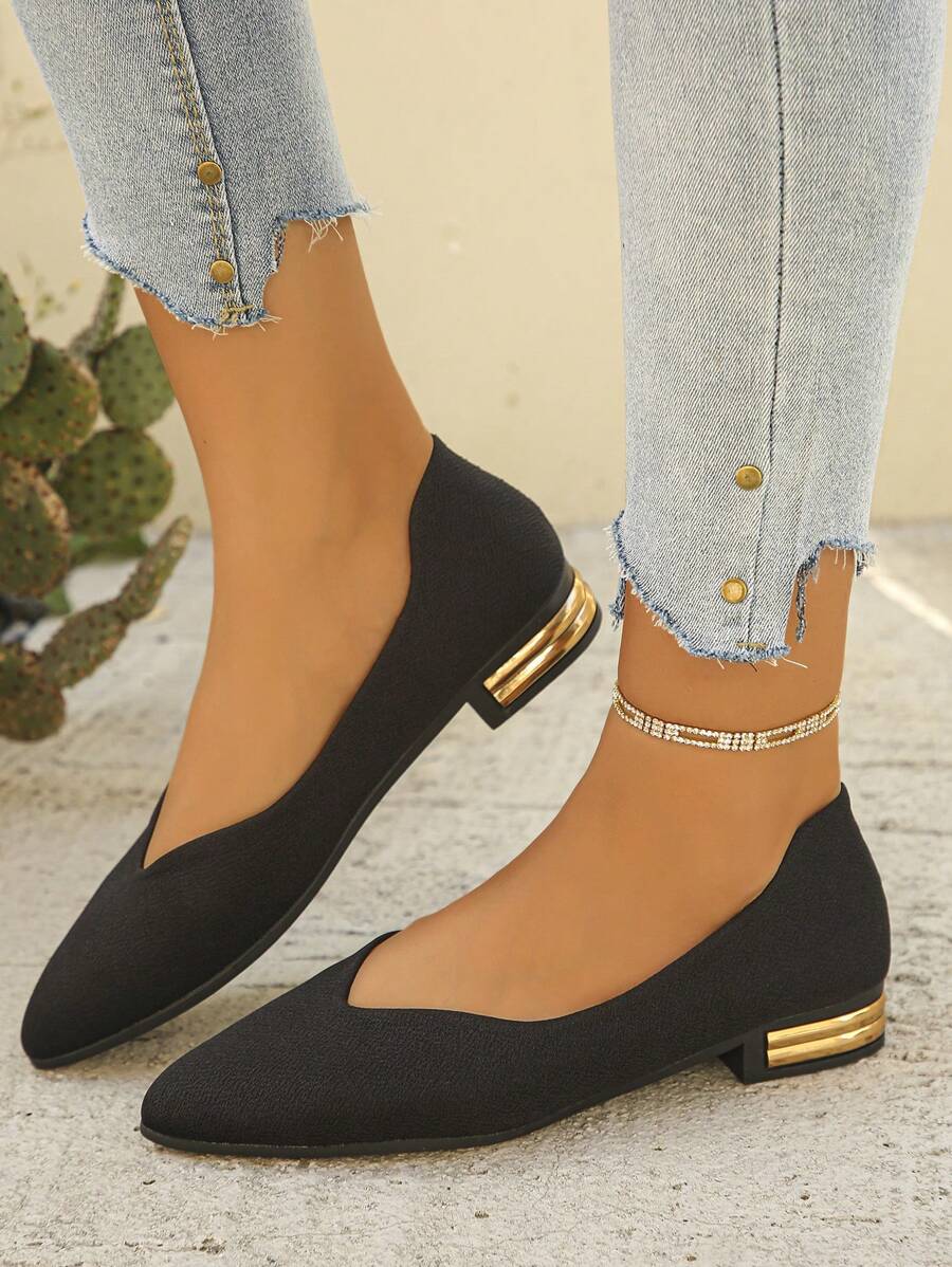 Plus Size Women's Fashion Simple Black Point Toe Low Heel Slip-On Flats, Suitable For Daily Wear, Work, Driving, Commuting, Lightweight & Comfortable