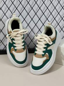 Zapatillas casuales de inspiración dopamínica en color verde salvia para mujer, diseño minimalista, con cordones, puntera redonda y tacón bajo cómodo. Versátiles para uso al aire libre, vestimenta casual, fiestas y días festivos