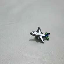 1 件优雅的女士飞机设计胸针，时尚珐琅飞机别针徽章胸针配饰，适合连衣裙、围巾、西装、节日派对，男女通用礼物，适合飞行员、飞行员、情侣装配饰，衣服别针，包包饰品背包，适合学校办公室配饰衬衫夹克珠宝万圣节衣服别针，有趣可爱的教师礼物00 圣诞节