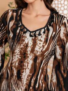 女士花卉印花流苏 V 领 3/4 袖连衣裙日常穿着优雅长袖长袍 Abaya 朴素卡夫坦 Jalabiya 阿拉伯连衣裙