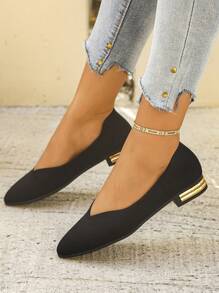 Plus Size Women's Fashion Simple Black Point Toe Low Heel Slip-On Flats, Suitable For Daily Wear, Work, Driving, Commuting, Lightweight & Comfortable