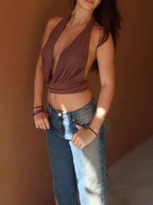 Women's Halter Neck Cami Tops Sleeveless Open Back Deep V Neck Slim Fit Tank Tops - 淺棕色 - 查看 1