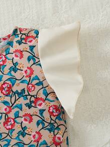 年轻女孩 2 件套夏季服装荷叶边花卉上衣 + 几何花卉下摆裙子，休闲服套装 - 米色 - 查看 5