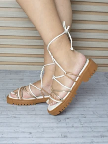 AC. ANA CRISTINA FOOTWEAR Sandália Feminina Tratorada Papete Flatform Amarração Confortável Blogueira