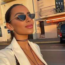 2025 New Fashion Metal Triangle Frame Small Cat Eye  Personality  Female Street Photography Internet Celebrity Glasses  Anti-UV - 黑色 - 查看 3