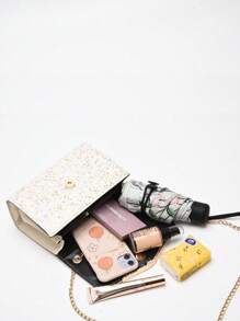 1个新款时尚女士PU单肩斜挎包，饰有蝴蝶结和仿珍珠吊坠，闪亮夺目，可调节肩带，时尚优雅，百搭实用，适合情人节，轻便斜挎单肩包，亮片装饰，磁扣开合，涤纶内衬，是购物、约会、通勤、派对的理想之选，也是送给女朋友、闺蜜生日、情人节的完美礼物。 - 彩色 - 查看 9