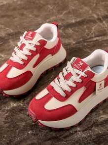 Scarpe casual sportive da donna primavera 2025, sneaker con platform e suola spessa, in stile patchwork