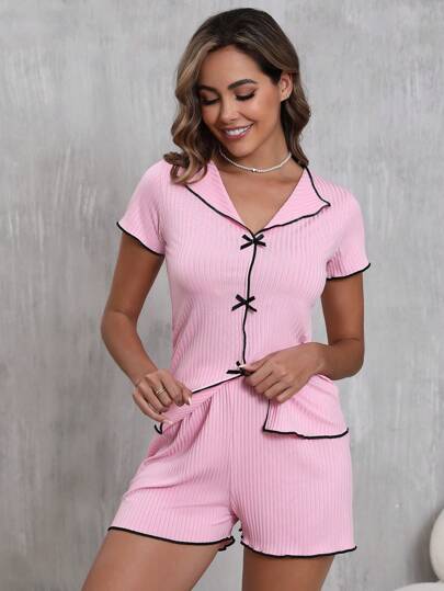 Dam sommarpyjamas i 2 delar, avslappnad V-ringad kortärmad skjorta med rosett och ribbade shorts, eleganta hemplagg som kan bäras utomhus