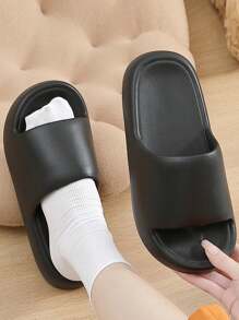 Year-Round New Comfortable Soft Fashion Versatile Black Simple Thick Bottom Non-Slip Anti-Odor EVA Bathroom House Slippers For Women (Suggest Ordering One Size Up For Better Fit)