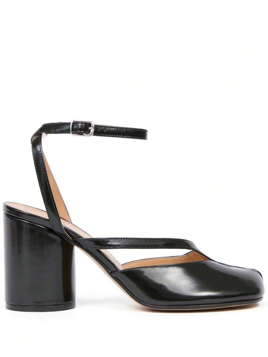 Maison Margiela - Women Tabi Sandal Pump H80 - Black - View 1