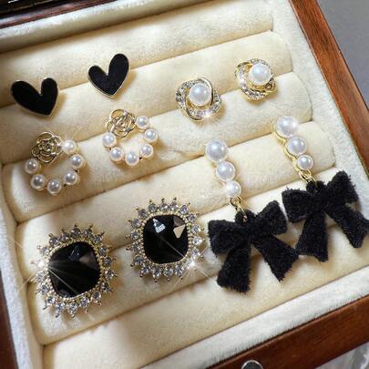 5 件/套复古风格黑色心形植绒蝴蝶结镂空花瓣水钻方形耳钉，适合女性日常和节日佩戴（无盒）