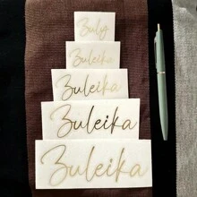 Nhãn dán vinyl tùy chỉnh, kiểu chữ, nhãn dán cá nhân hóa cho hộp đựng trong nhà bếp và để sắp xếp đồ đạc, nhãn dán tên tùy chỉnh, nhãn dán bình nước, nhãn dán máy tính xách tay, trang trí, có thể tái sử dụng, đa chức năng, phong cách, tinh tế, chất lượng cao, nhiều màu sắc, hoạt hình, dễ thương, tùy chỉnh, cá nhân hóa, độc đáo, quà tặng lý tưởng cho cô ấy, bạn trai, bạn gái, bố, trang trí nhà cửa phòng khách. - Nhãn dán từ (chọn màu + phông chữ) - Xem 4