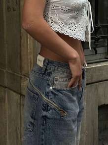 Jeans casual da donna con tasche e bottoni sulla parte anteriore, adatti per uso quotidiano