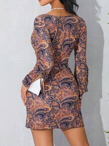 Vestido retro estampado de verano para mujer, escote en V profundo, abertura, mangas 3/4 acampanadas, vestido francés ajustado para playa nocturna. - Marrón - Ver 4