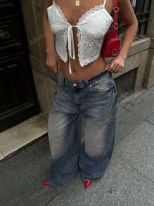 Jeans casual da donna con tasche e bottoni sulla parte anteriore, adatti per uso quotidiano