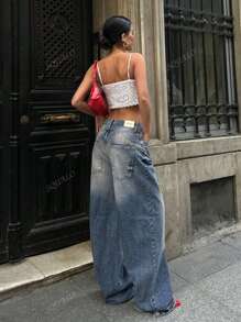 Jeans casual da donna con tasche e bottoni sulla parte anteriore, adatti per uso quotidiano