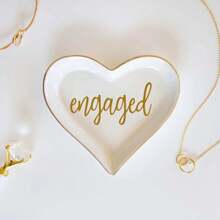 1pc Personalized Creative Heart-Shaped Ceramic Ring Dish, Jewelry Organizer Tray, Proposal/Wedding Ring Holder, Valentine's Day Gift - White - View 3