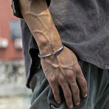 Brazalete vikingo de estilo vintage con diseño de bucle de Möbius y arabesco grabado, de aspecto vintage y ajustable, para hombres - Multicolor - Ver 1