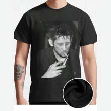 Shane MacGowan Smoking I Classic Fun Men's Short Sleeved Personalized Comfortable Pattern T-Shirt Series Shirt - 黑色 - 查看 1