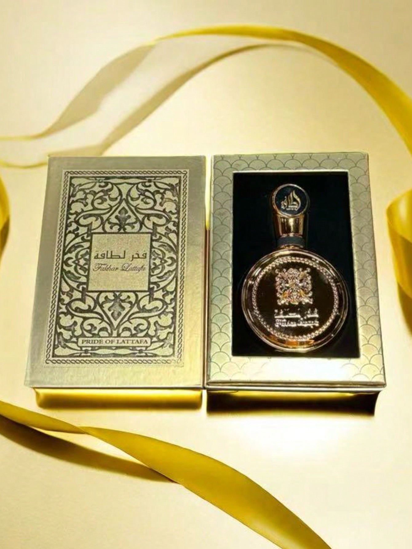 Perfume Unisex Firdous Latta 100ml - Fragancia Floral y Lujosa con Notas de Jazmín y Vainilla, Perfecta para Eventos Esp