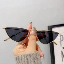 2025 New Fashion Metal Triangle Frame Small Cat Eye  Personality  Female Street Photography Internet Celebrity Glasses  Anti-UV - 黑色 - 查看 4