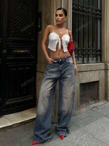 Jeans casual da donna con tasche e bottoni sulla parte anteriore, adatti per uso quotidiano