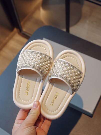 2025 Girls New Shiny Inlaid Pearl Bright Rhinestone Fashion Flat Sandals, Comfortable And Light Leisure, Indoor And Outdoor Leisure Holiday Party