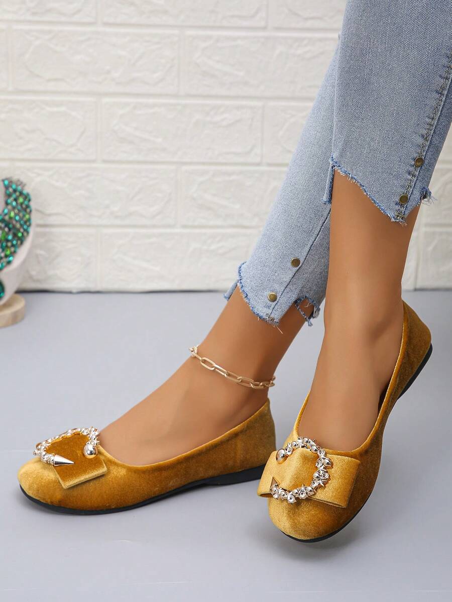 Elegant Round Toe Flat Shoes, Slip-On Fashion Bowknot Accent Ladies Shoes Fit For Everyday Wear, Spring/Autumn, Plus Size 36-43, Random Pattern - Golden Velvet-wreath Buckle - View 1