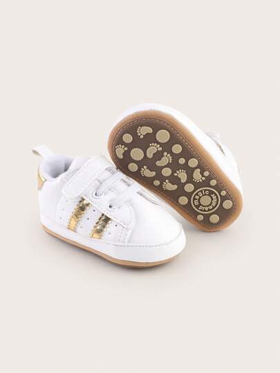 1双幼儿男童撞色PU魔术贴平底休闲鞋，适合春秋季穿着