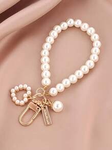 时尚简约仿珍珠腕带，适用于手机，配有可爱贝壳心形手链、钥匙扣、钱包吊坠、耳塞盒盖，适用于手机、钱包、耳塞盒、背包