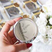 Miroir de poche personnalisé avec fleurs de naissance - Miroir compact personnalisé avec nom - Cadeaux de demoiselle d'honneur, portable, pliable et réversible, miroir de maquillage, cadeaux de enterrement de vie de jeune fille, cadeau d'anniversaire pour elle, miroir de retouche pour fille, un cadeau chaleureux pour les filles, sœurs et meilleures amies