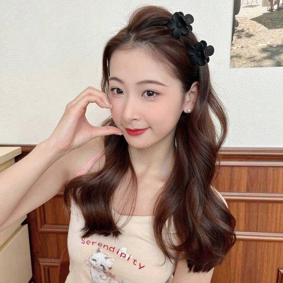 1/2PCS Simple Black Frosted Flower 4CM Hair Clip Half-Tied High Ponytail Summer Style Solid Color Hair Claw Home Bathroom Decor