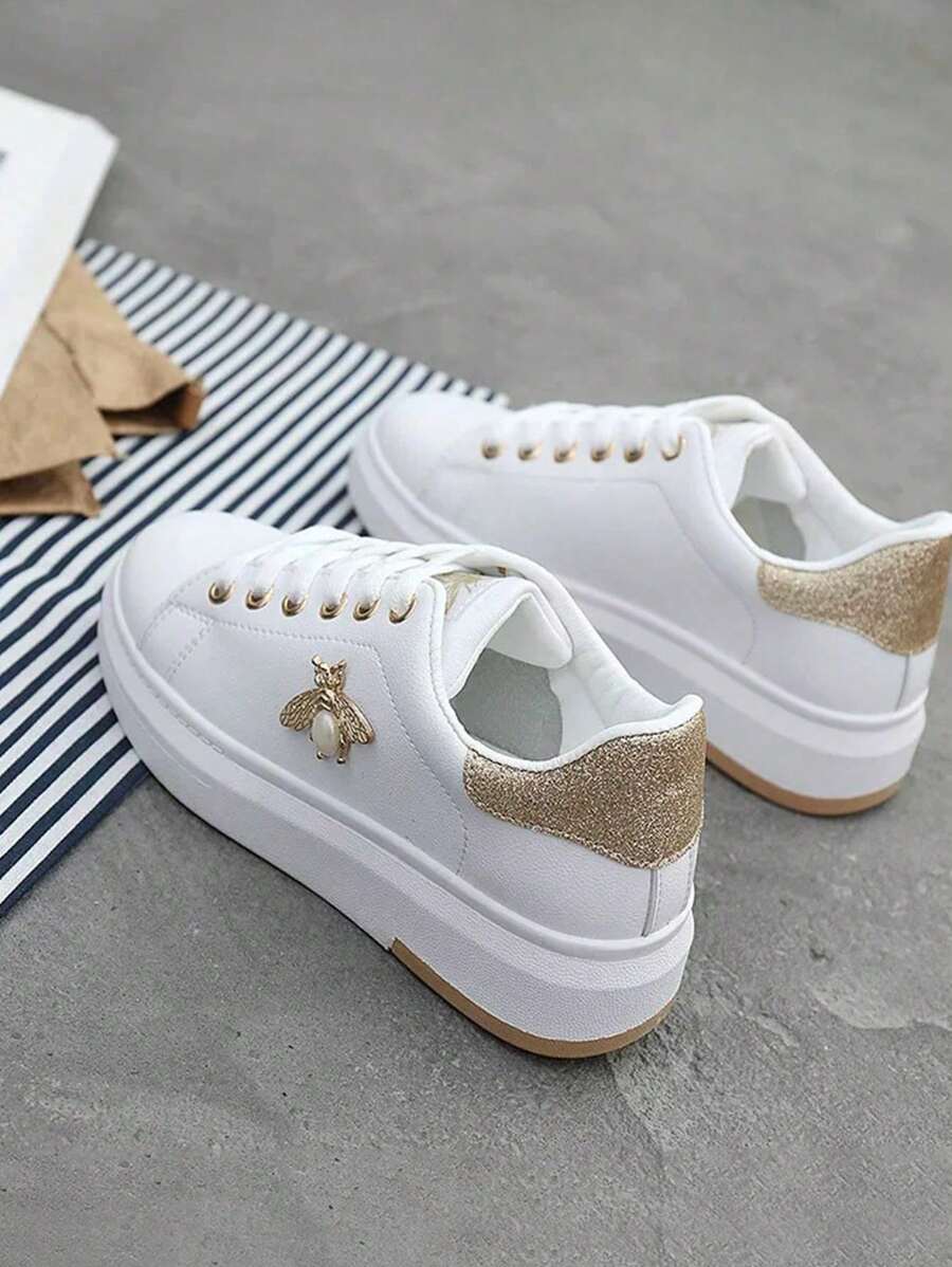 NovedadesZapatillas De Skate Informales Para Mujeres Y Adolescentes, De Suela Gruesa, Cómodas, Livianas Y Con Estilo Urbano/Zapatos Planos Casuales Elegantes, Cómodos Y De Moda Para Mujer Con Forma De En Color Blanco, Estilo Versátil - Dorado - Ver 1