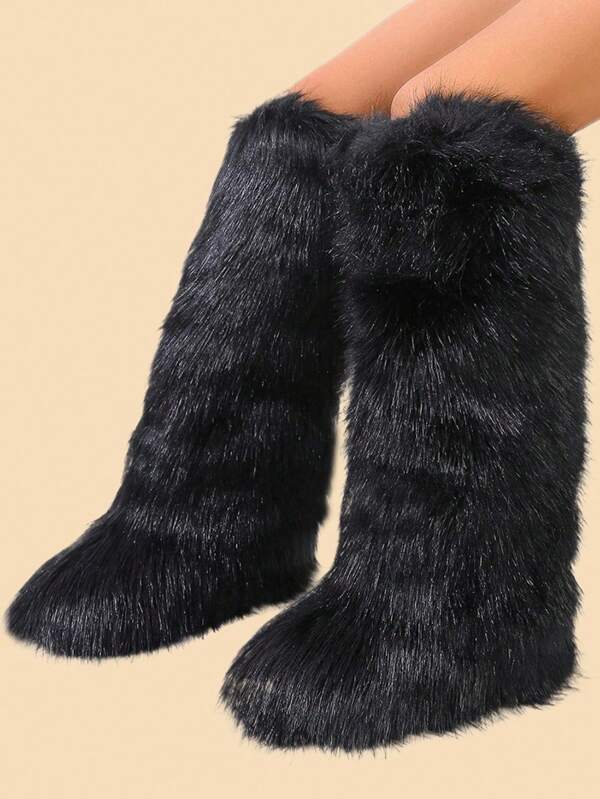 Botas de neve femininas plataforma baixa, cano alto, cano longo, bico redondo, cano médio, forradas com pele sintética, decoração com corrente, botas de inverno estilo punk com corrente de metal e rebites