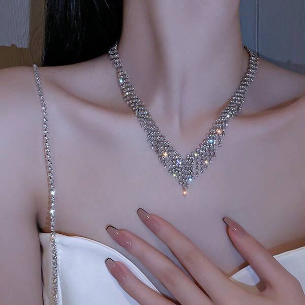 Modieuze ketting met kwastjes en strasssteentjes, luxe decoratieve ketting voor dames, elegante hangerketting, eenvoudige ketting met kwastjes en strasssteentjes, halsketting ter decoratie, geschikt voor feestjes en dagelijks gebruik.